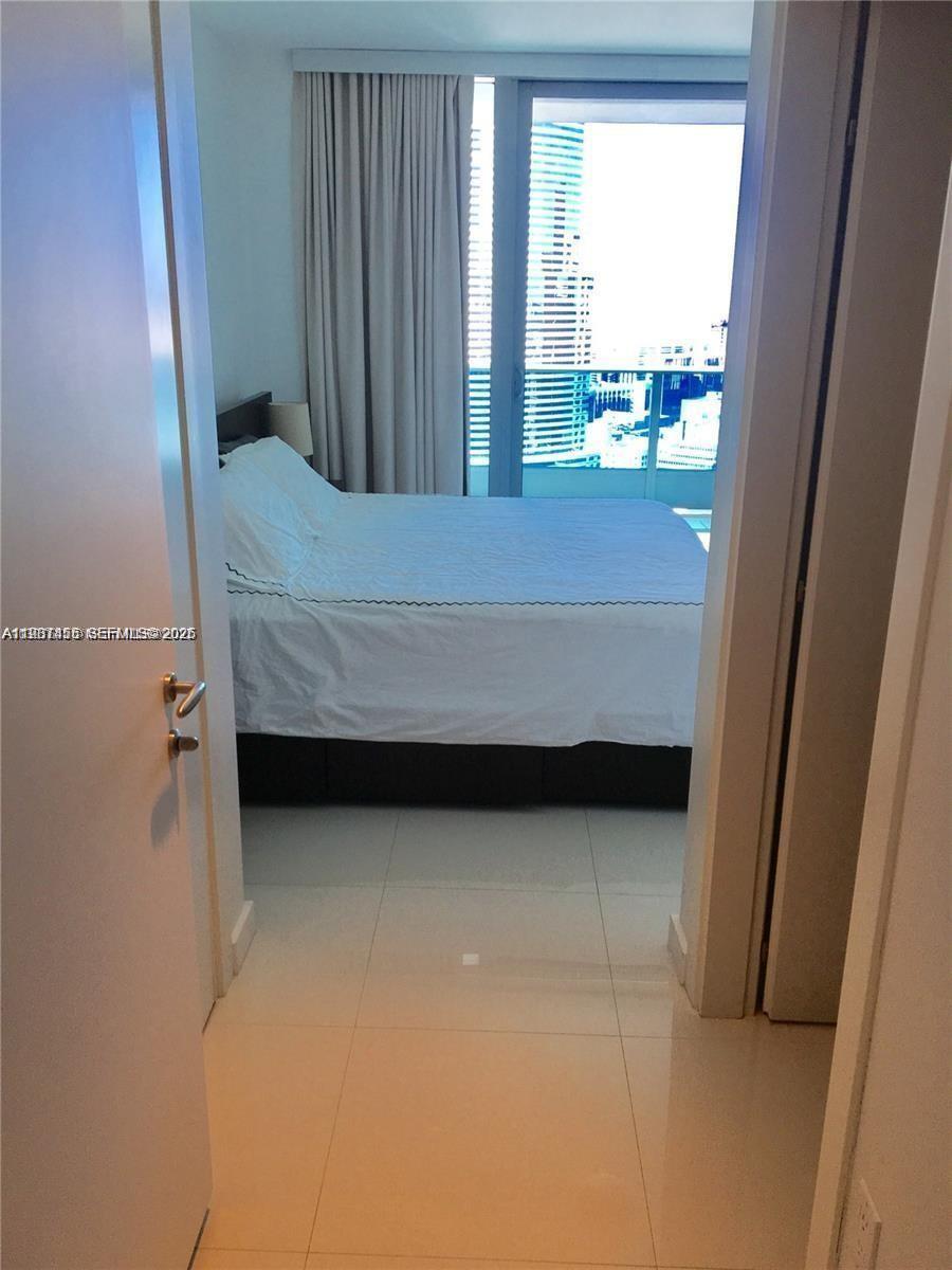 200 Biscayne Blvd Way #3712 Miami, FL 33131