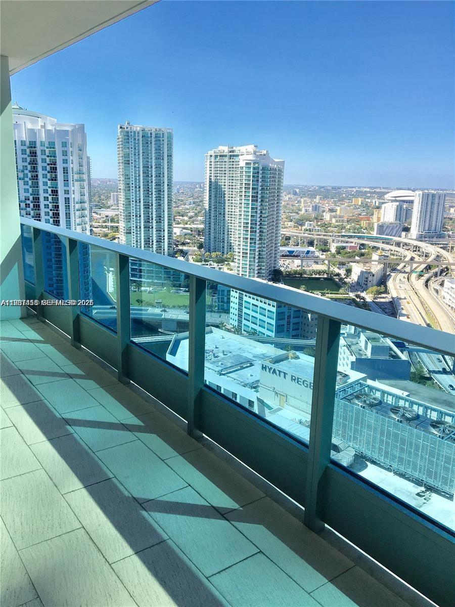 200 Biscayne Blvd Way #3712 Miami, FL 33131