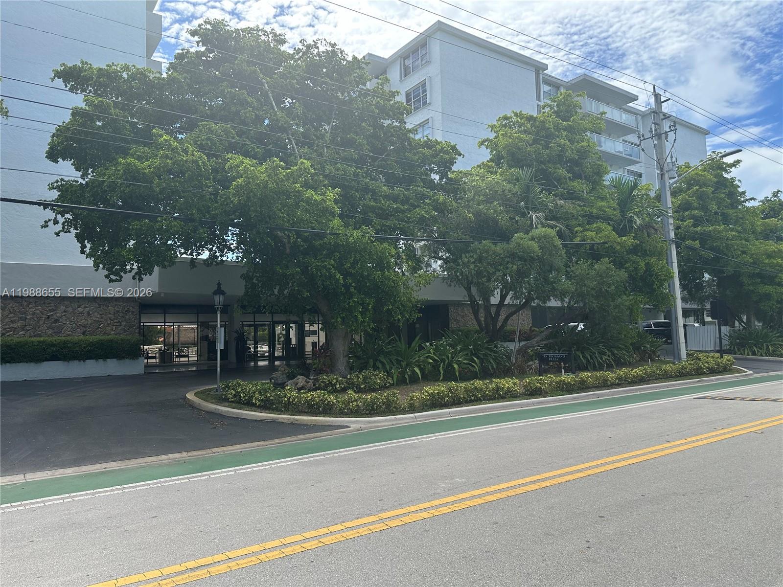 image Ten Thousand Plaza1