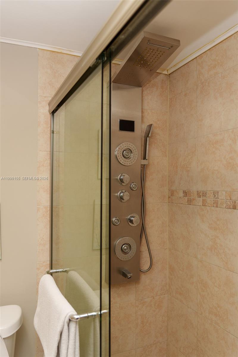 14234 NE 3rd Ct #11C Miami, FL 33161