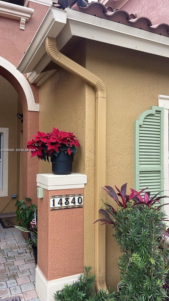 1083 SW 160th Ave #1206 Pembroke Pines, FL 33027