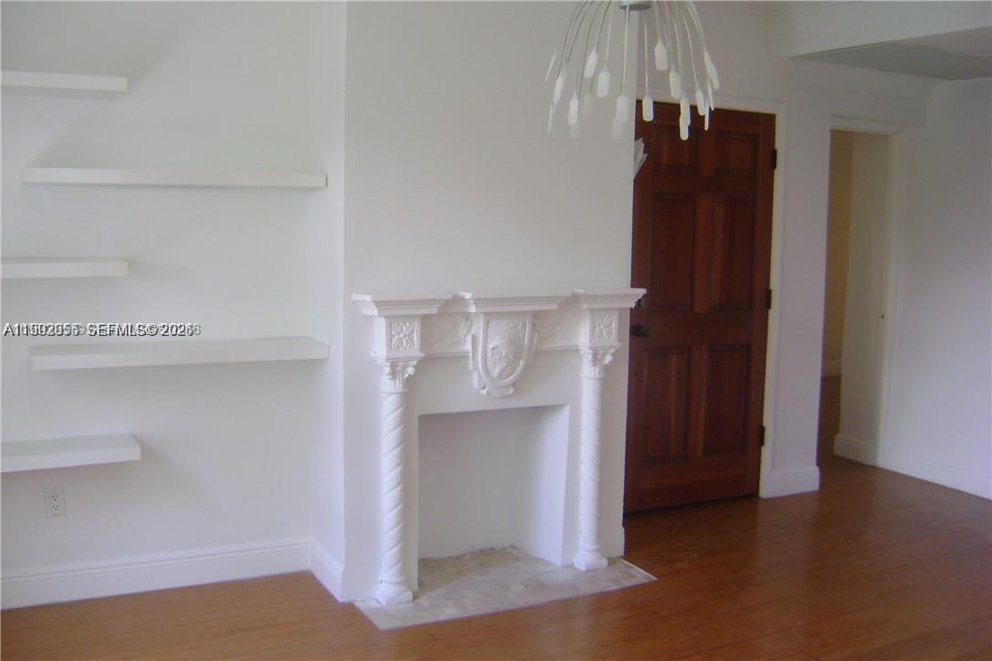 4812 Pine Tree Dr #201 Miami Beach, FL 33140