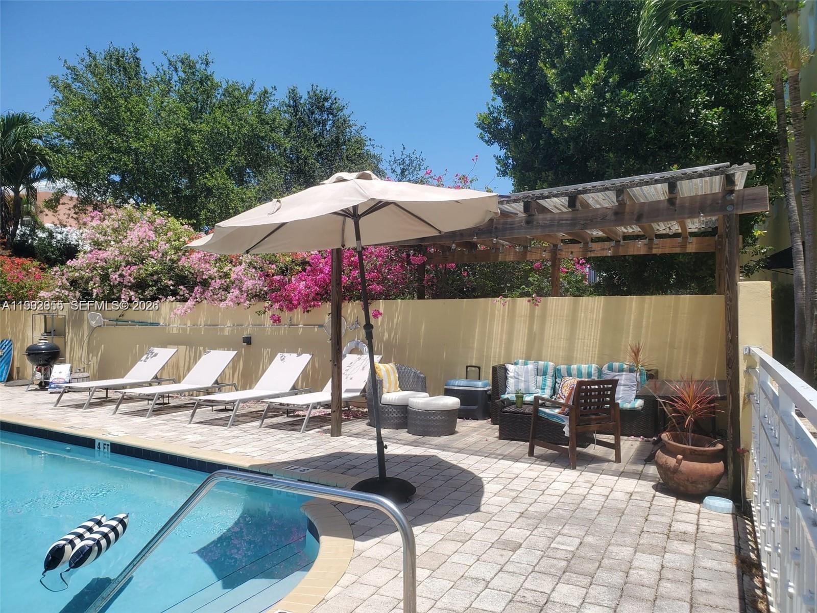 4812 Pine Tree Dr #201 Miami Beach, FL 33140