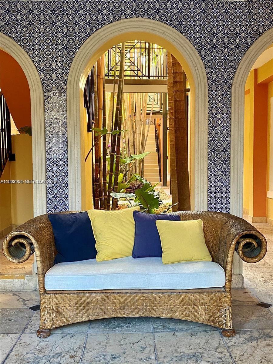 4812 Pine Tree Dr #201 Miami Beach, FL 33140