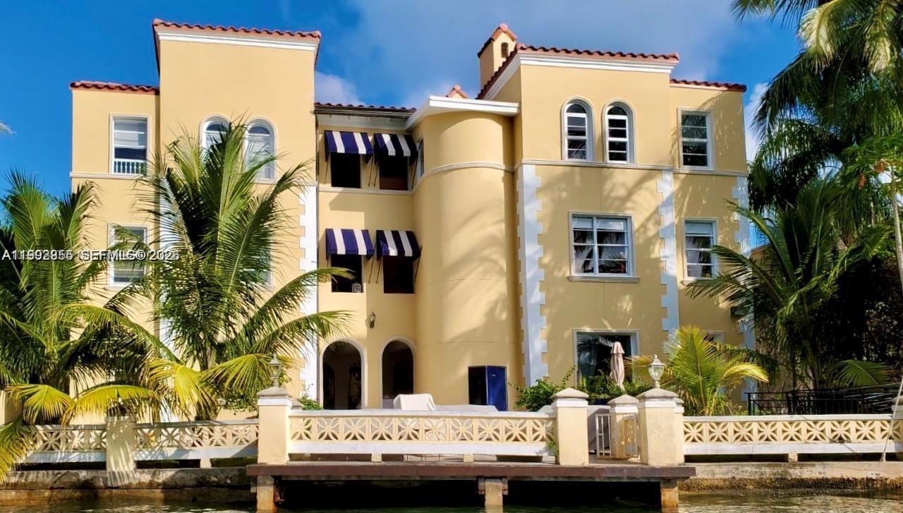 4812 Pine Tree Dr #201 Miami Beach, FL 33140