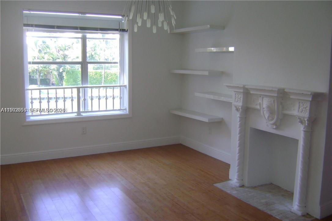 4812 Pine Tree Dr #201 Miami Beach, FL 33140