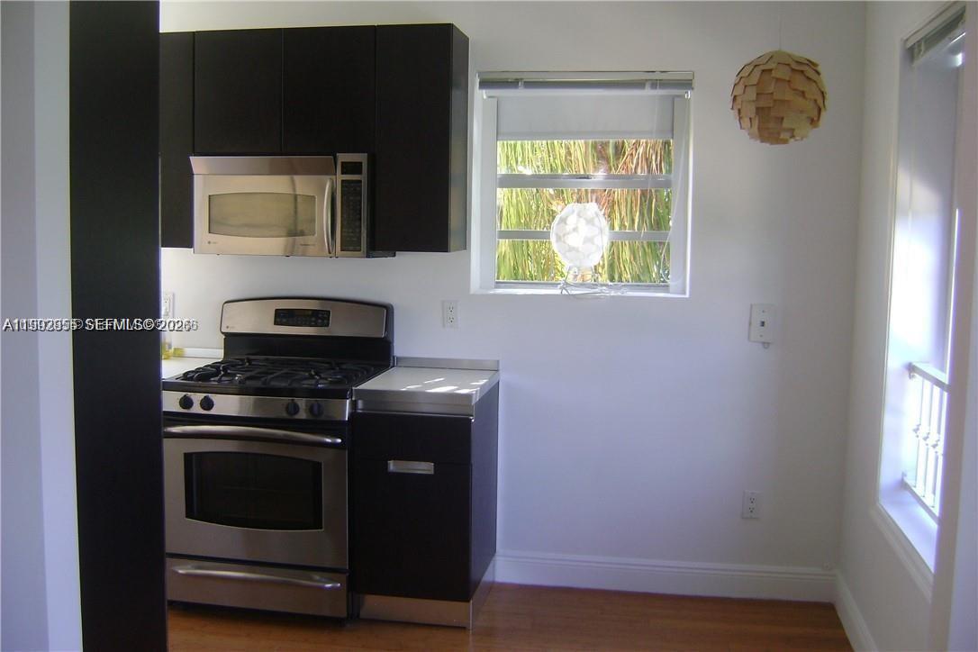 4812 Pine Tree Dr #201 Miami Beach, FL 33140