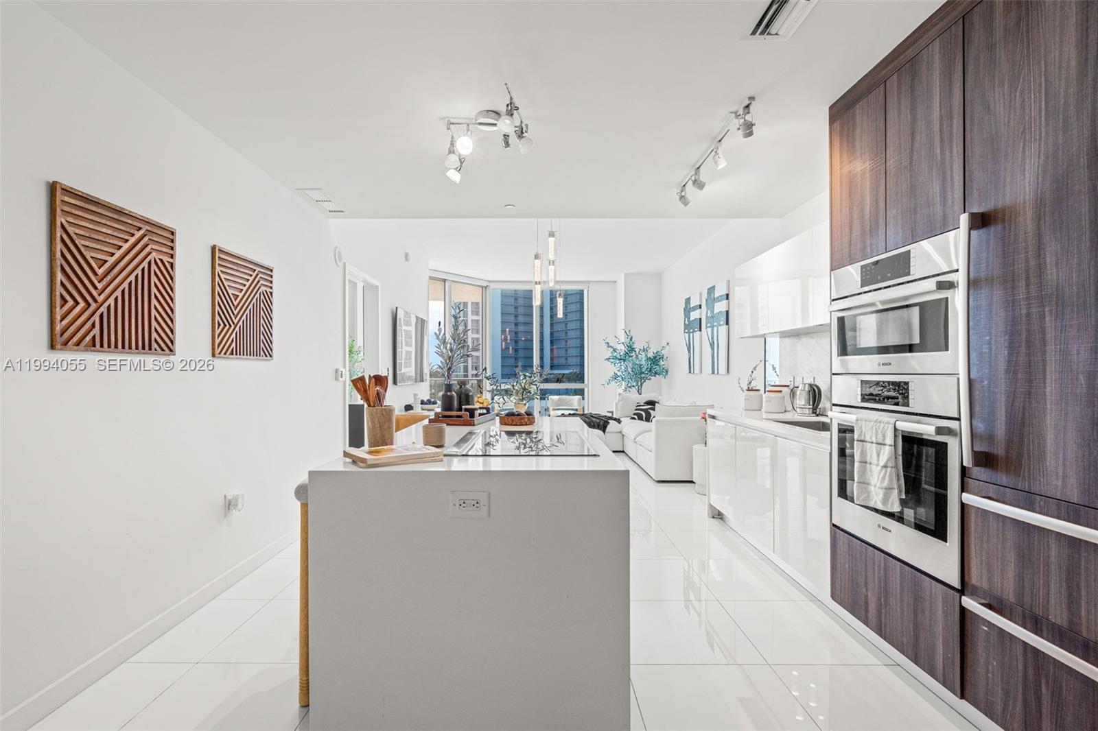 851 NE 1st Ave #1205 Miami, FL 33132