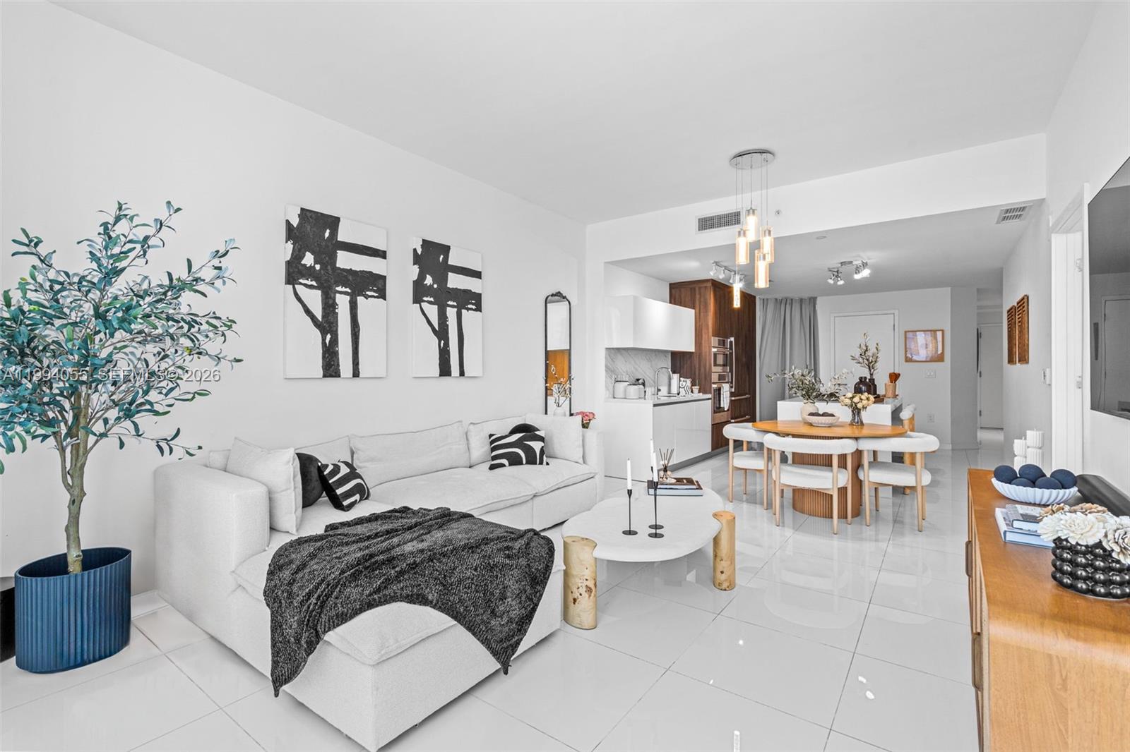 851 NE 1st Ave #1205 Miami, FL 33132