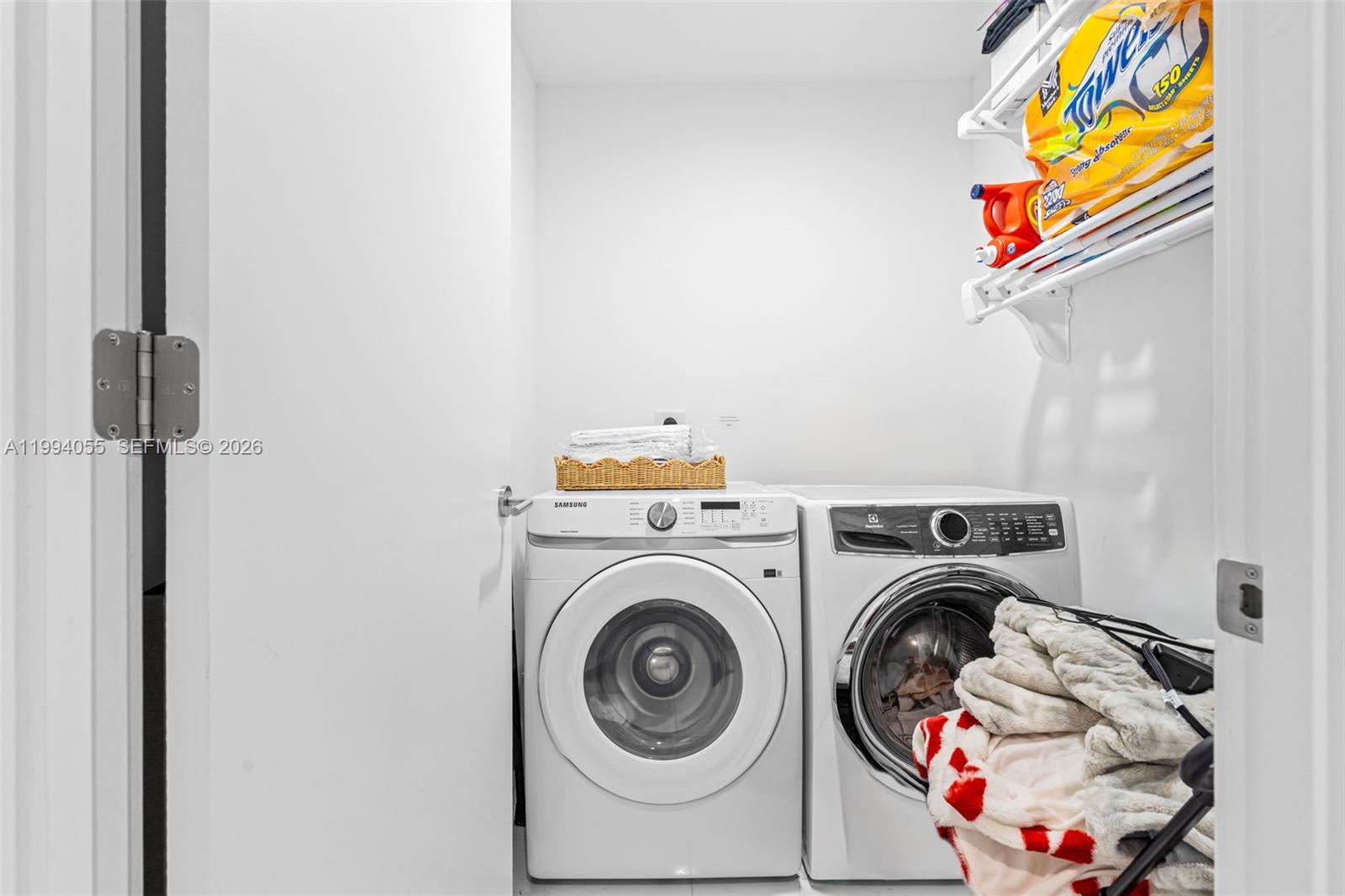 851 NE 1st Ave #1205 Miami, FL 33132