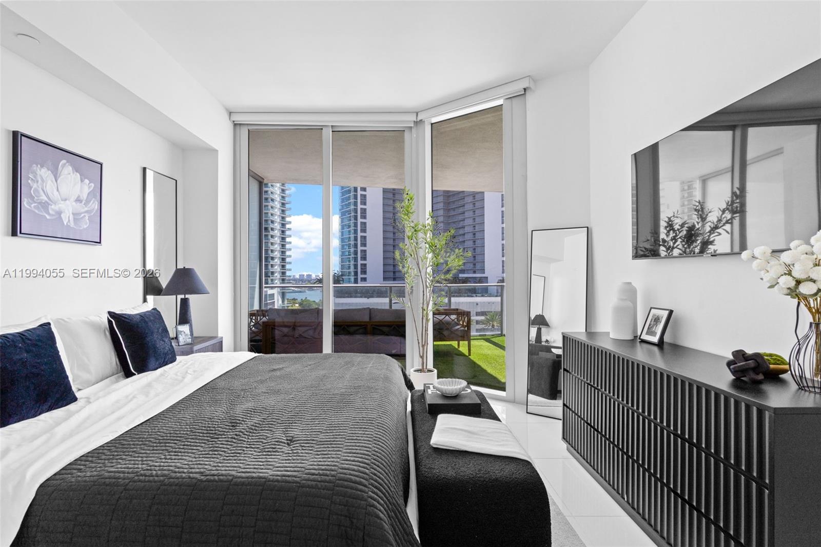 851 NE 1st Ave #1205 Miami, FL 33132