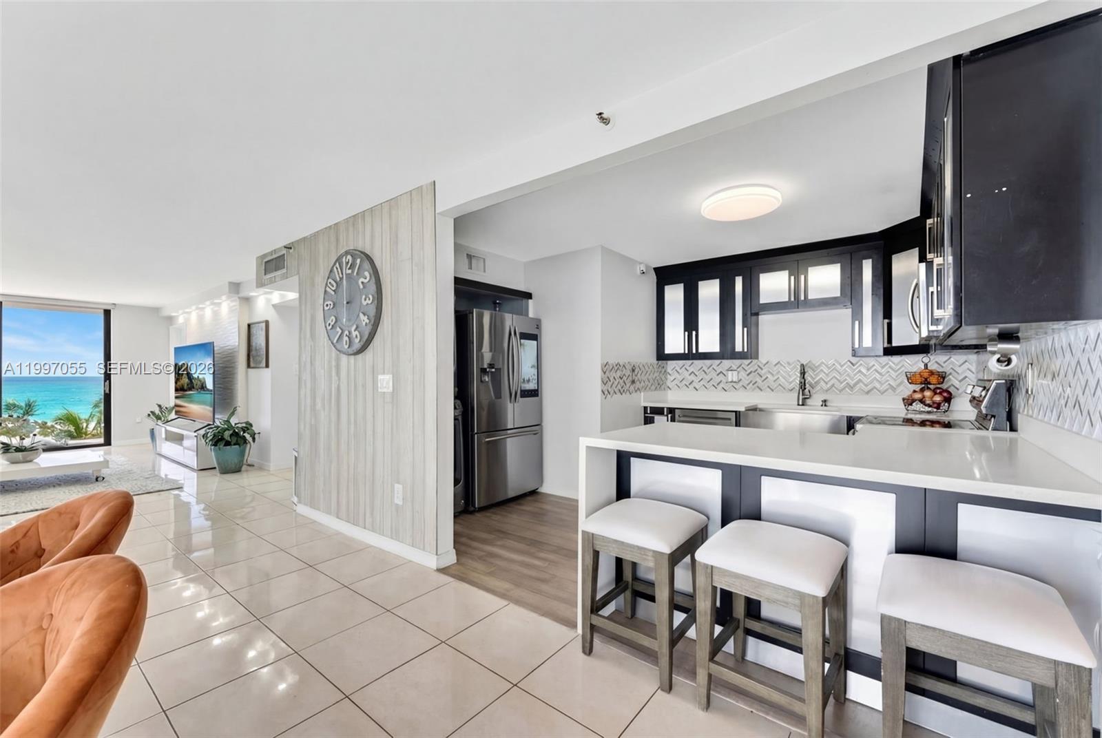 6061 Collins Ave #5F Miami Beach, FL 33140