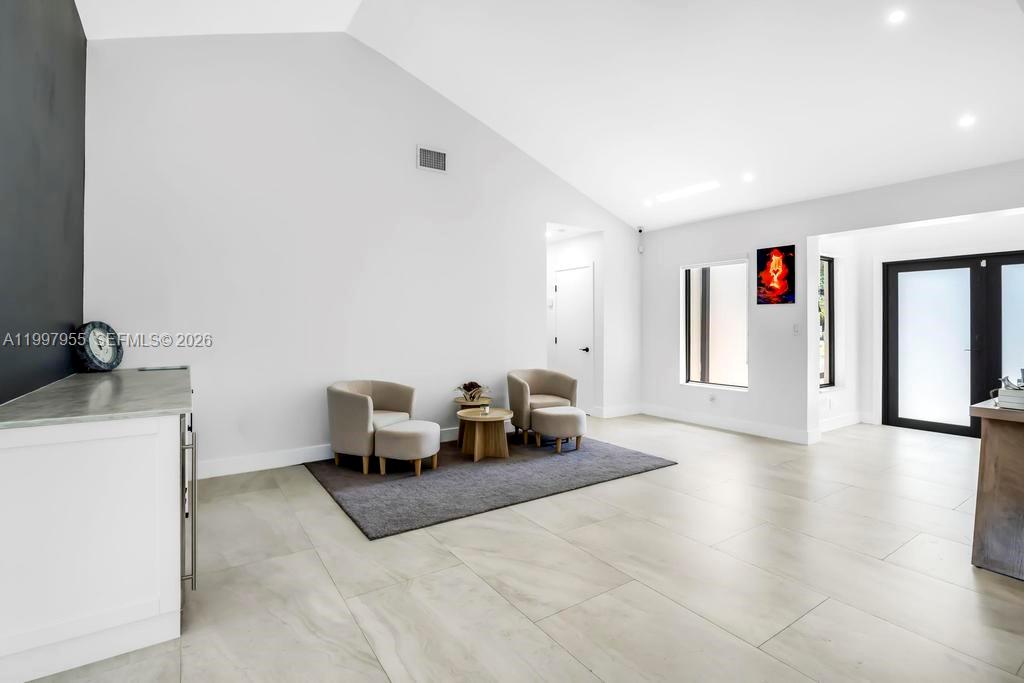 8611 SW 82nd Ter Miami, FL 33143