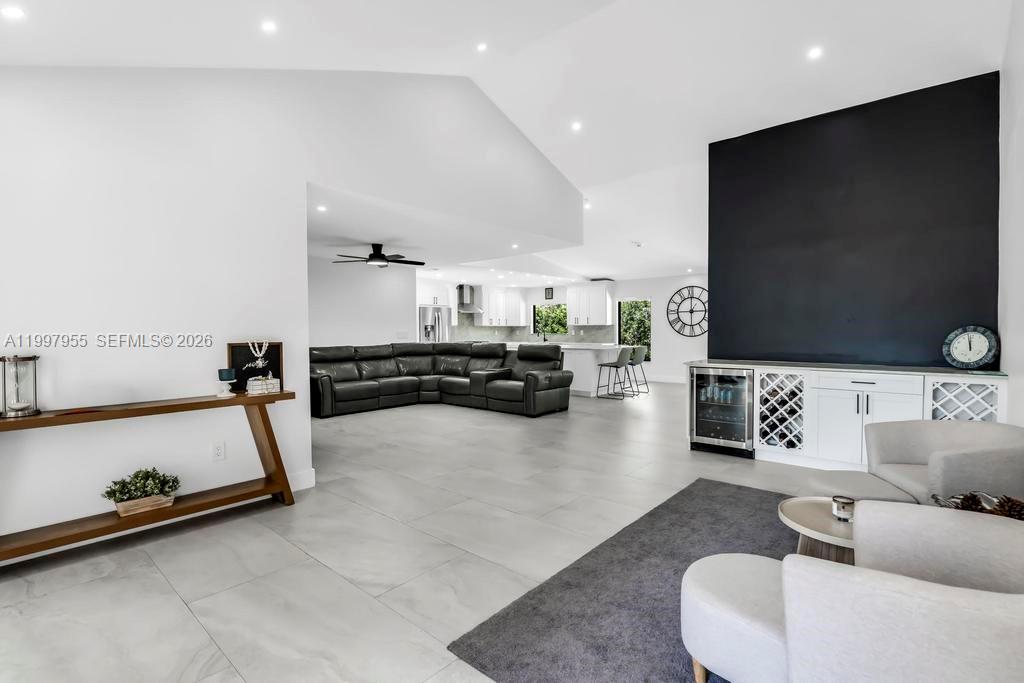 8611 SW 82nd Ter Miami, FL 33143