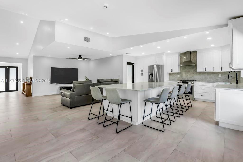 8611 SW 82nd Ter Miami, FL 33143