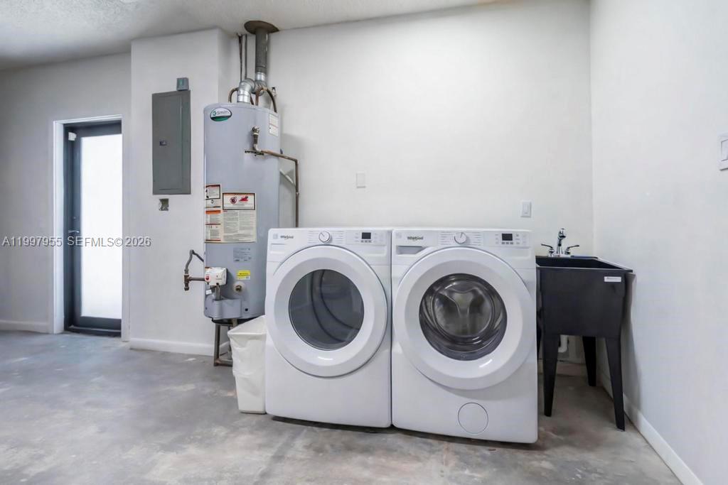 8611 SW 82nd Ter Miami, FL 33143