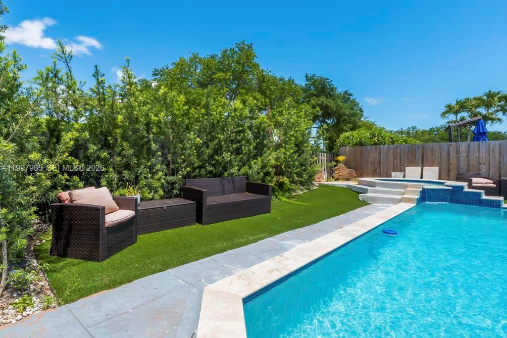 8611 SW 82nd Ter Miami, FL 33143