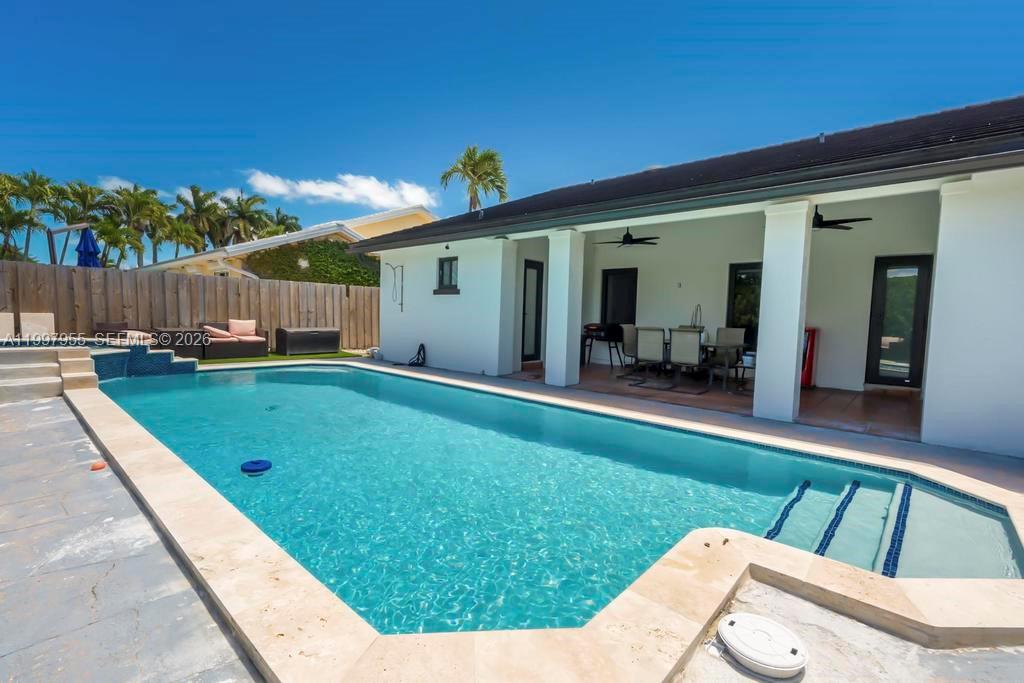 8611 SW 82nd Ter Miami, FL 33143