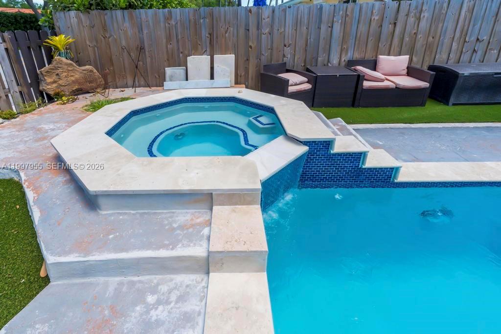 8611 SW 82nd Ter Miami, FL 33143