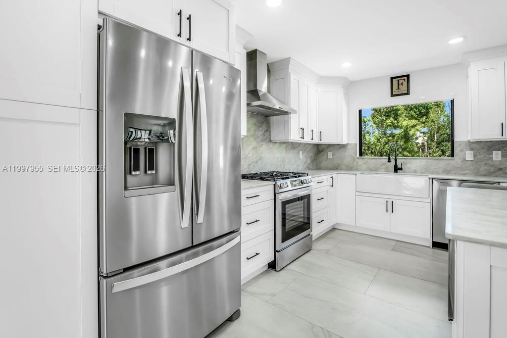 8611 SW 82nd Ter Miami, FL 33143