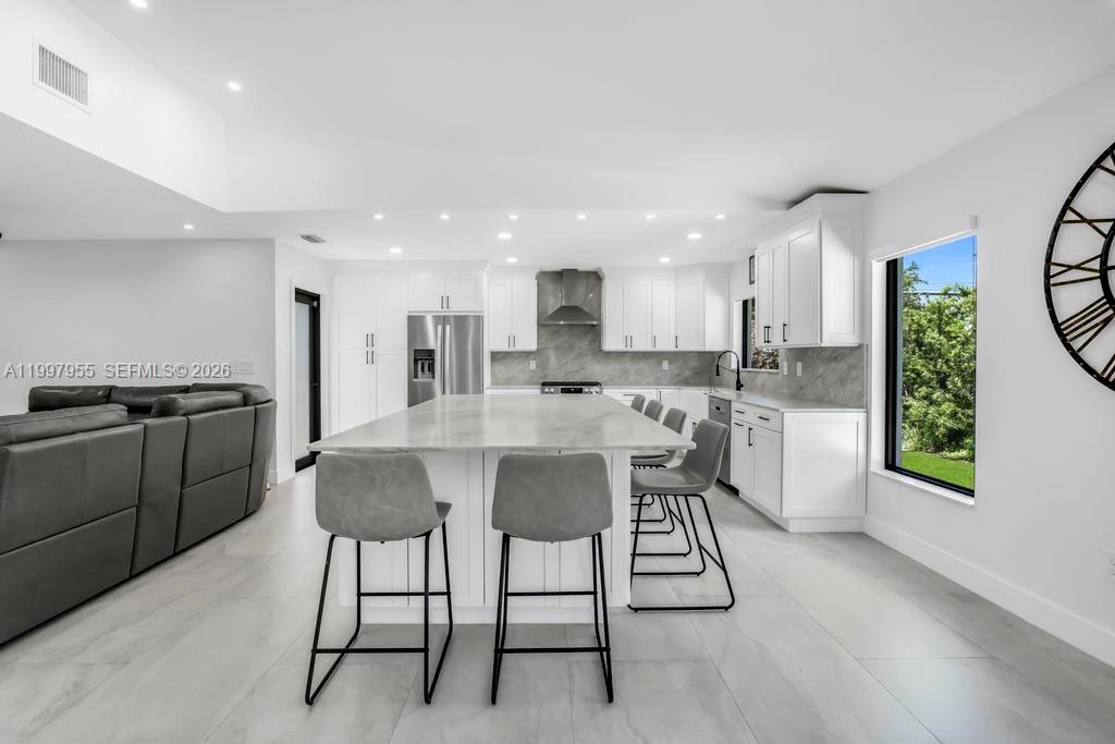 8611 SW 82nd Ter Miami, FL 33143