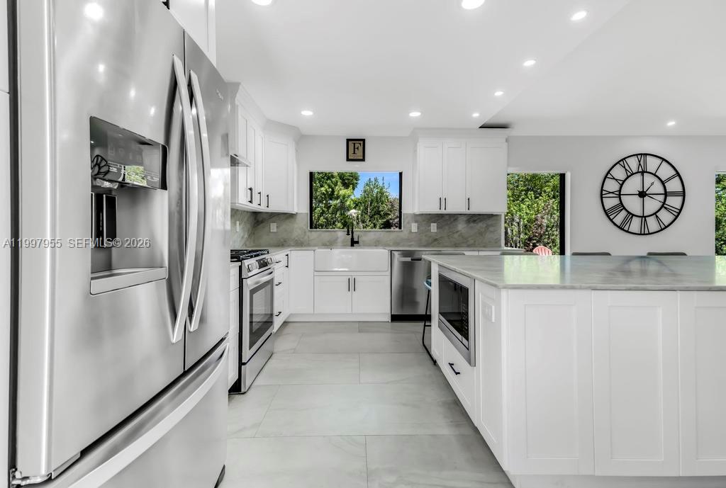 8611 SW 82nd Ter Miami, FL 33143