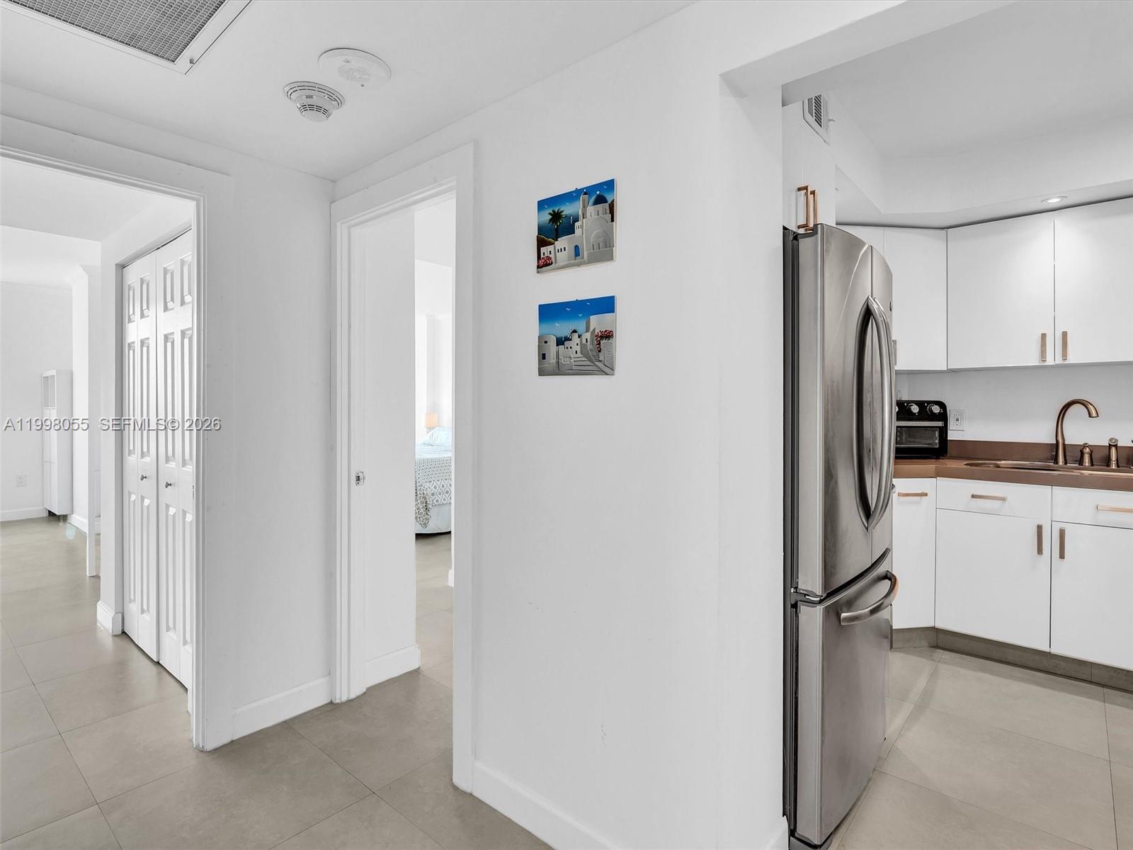 image Arlen House West9