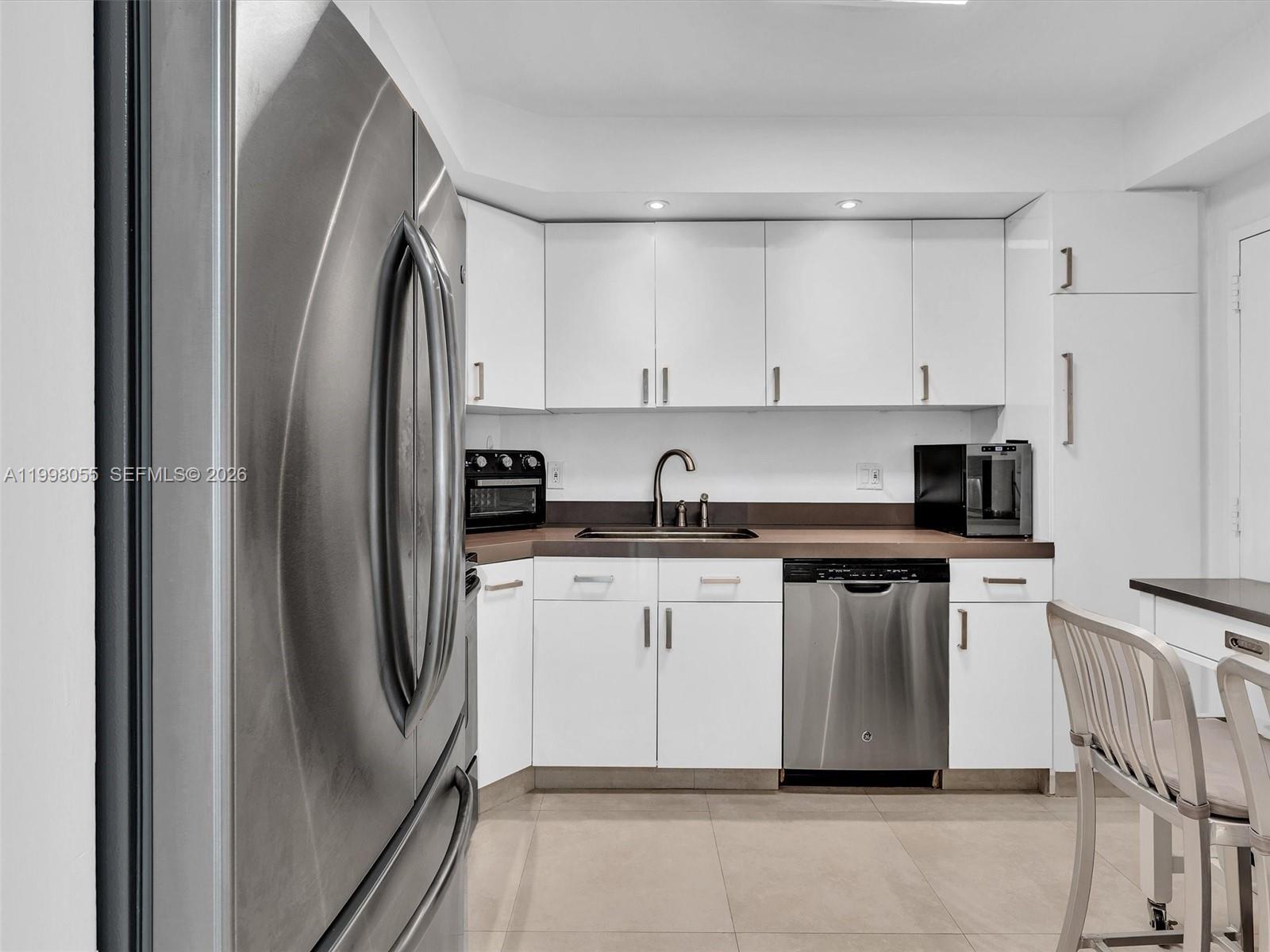 image Arlen House West10