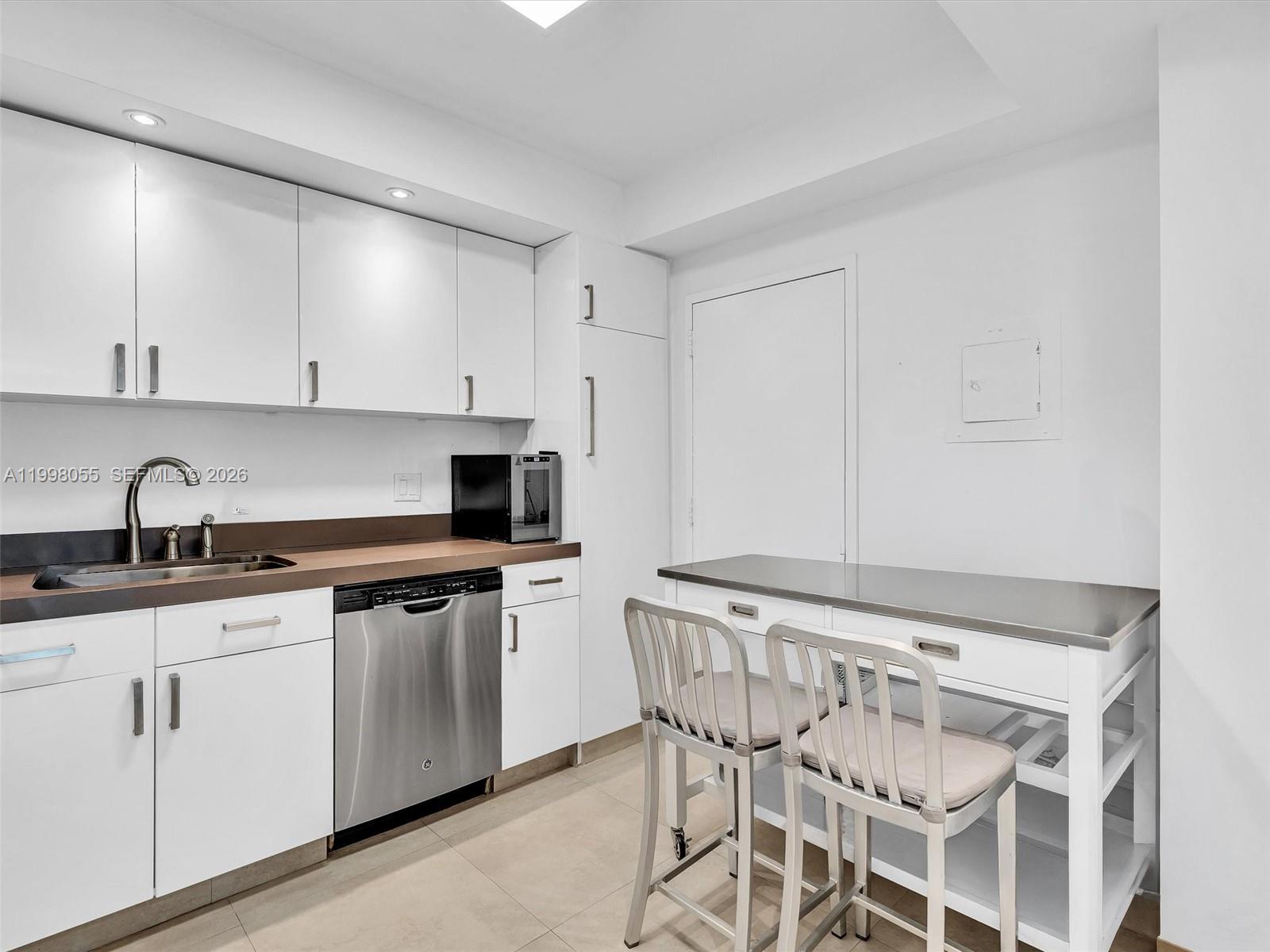 image Arlen House West11