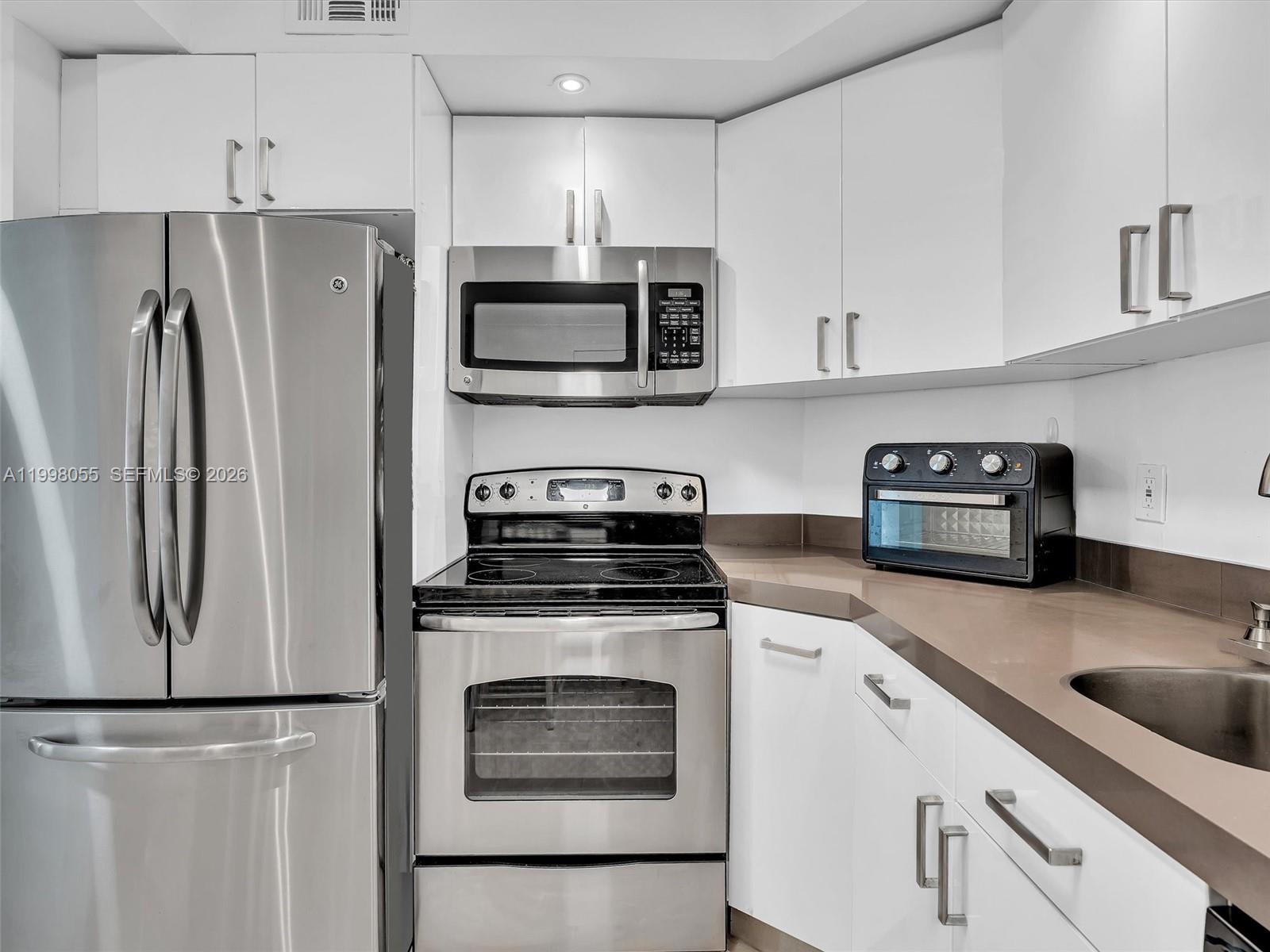 image Arlen House West12