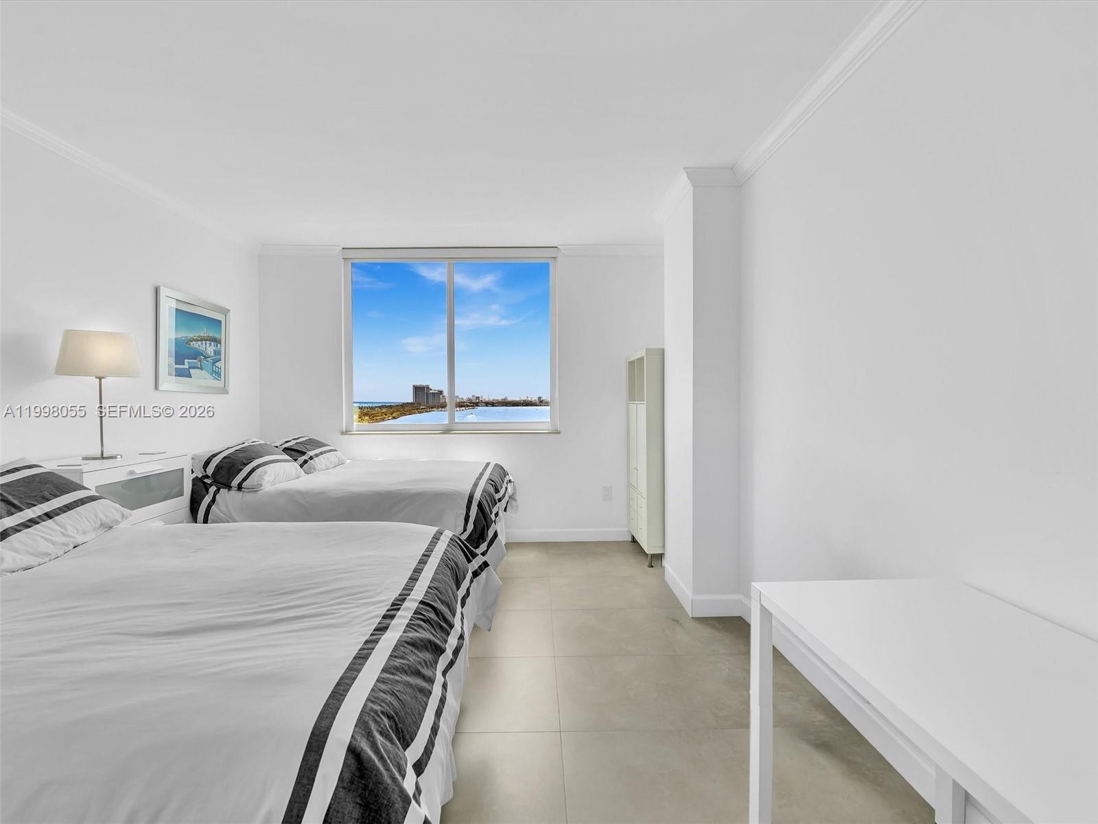 image Arlen House West14