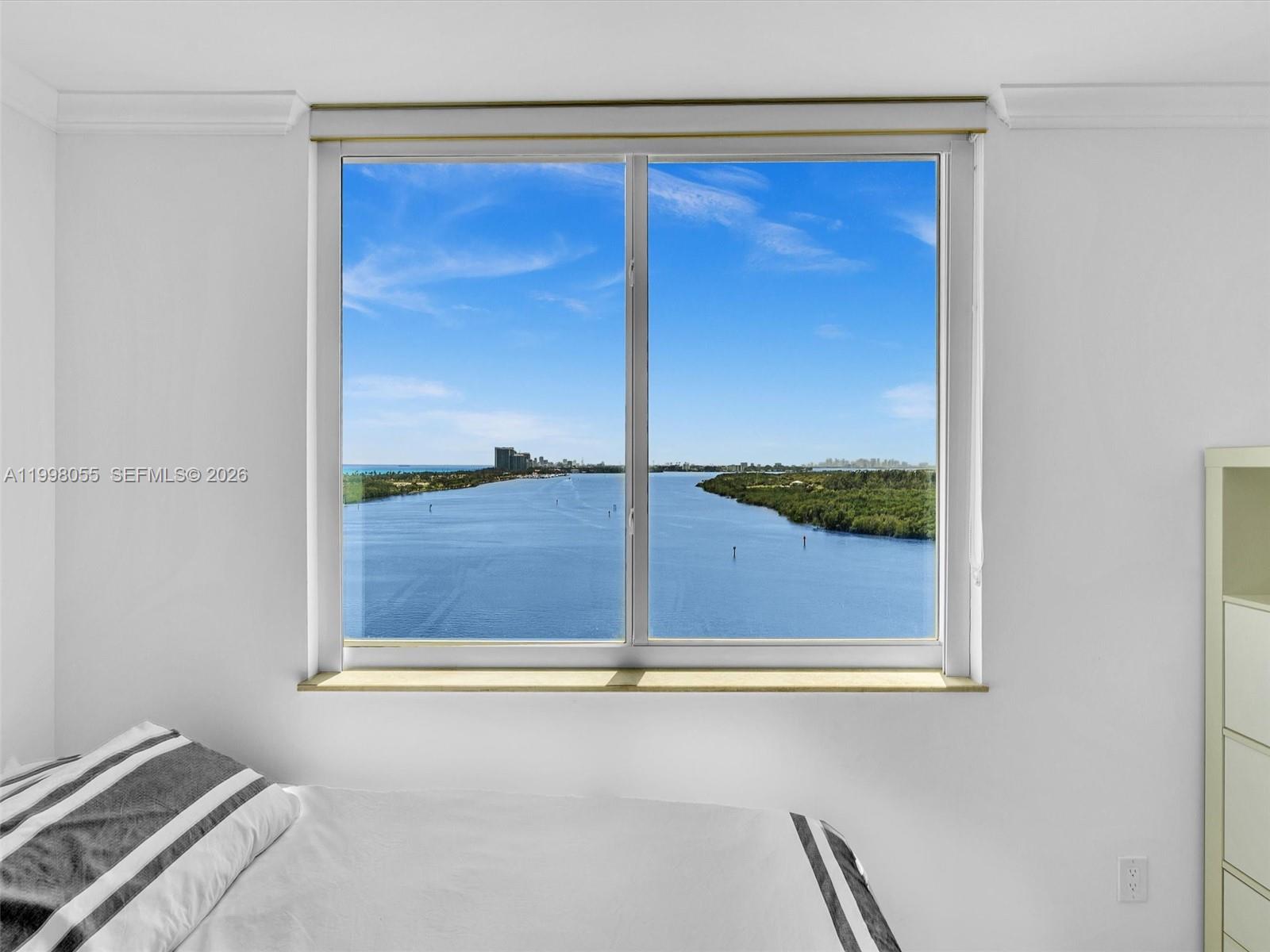 image Arlen House West16