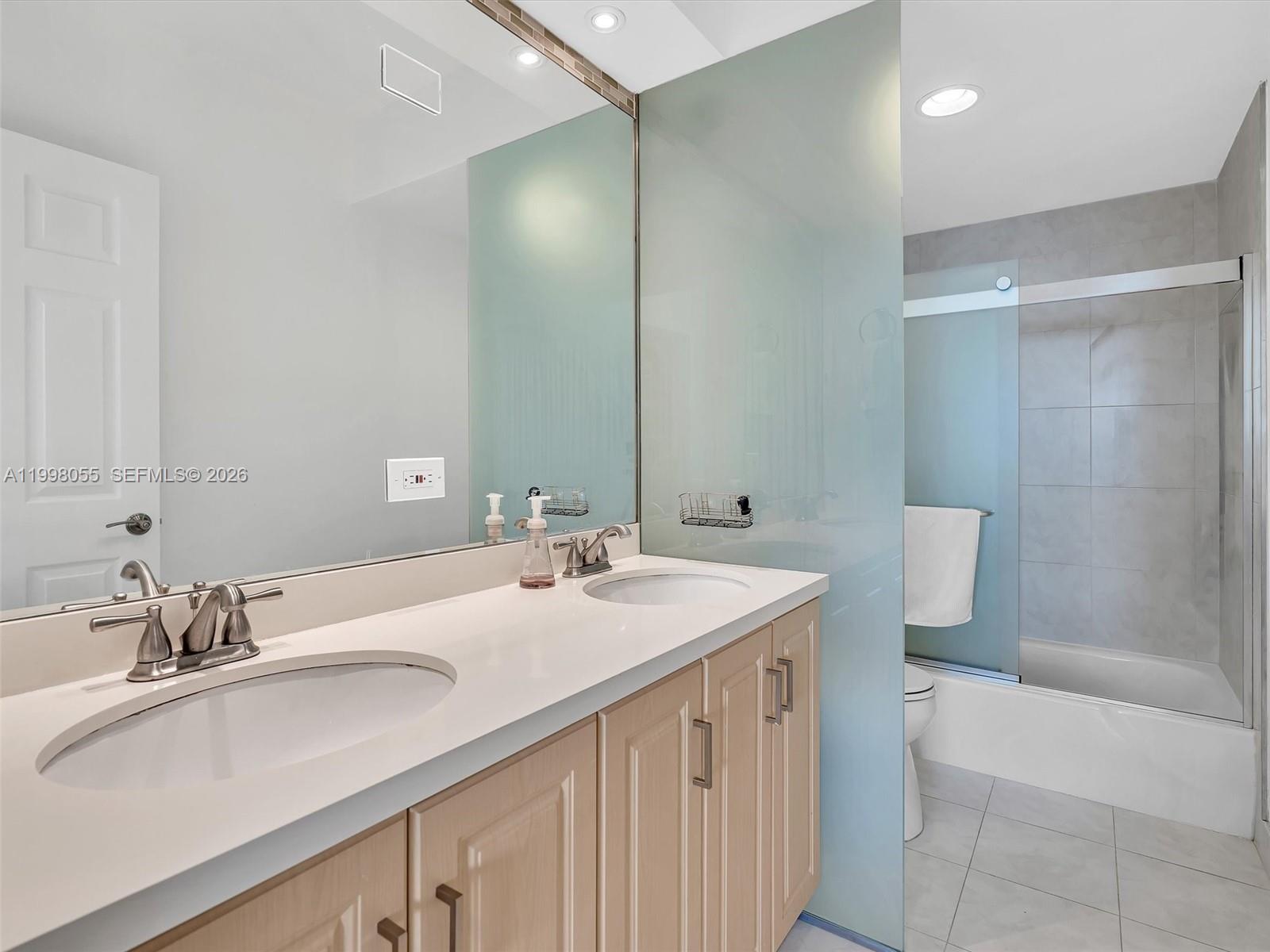 image Arlen House West24