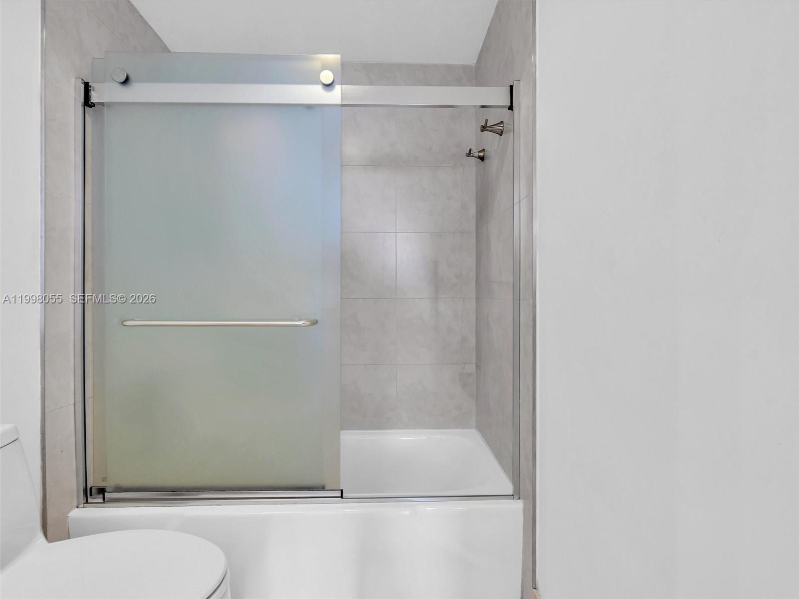 image Arlen House West25