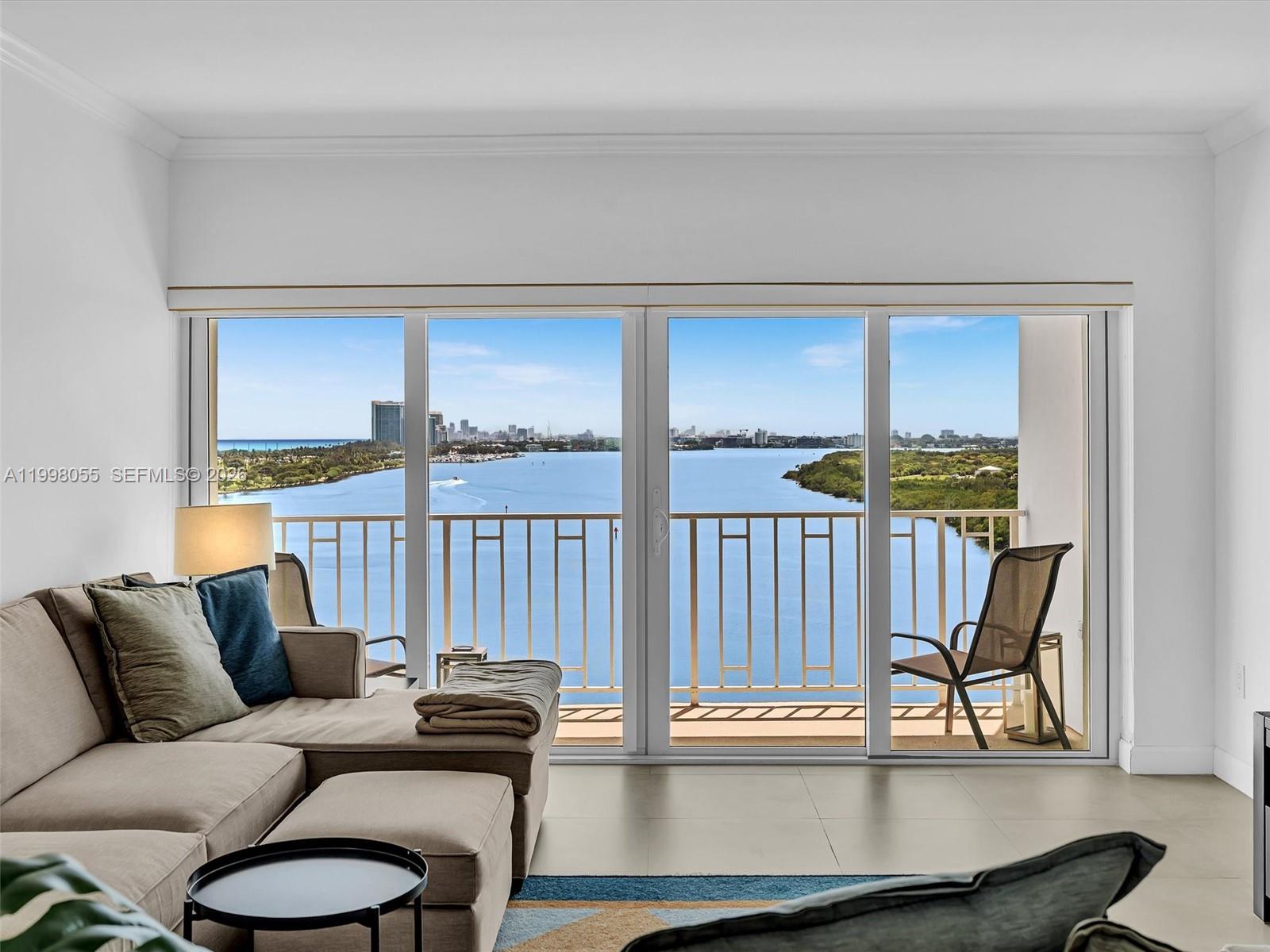 image Arlen House West27