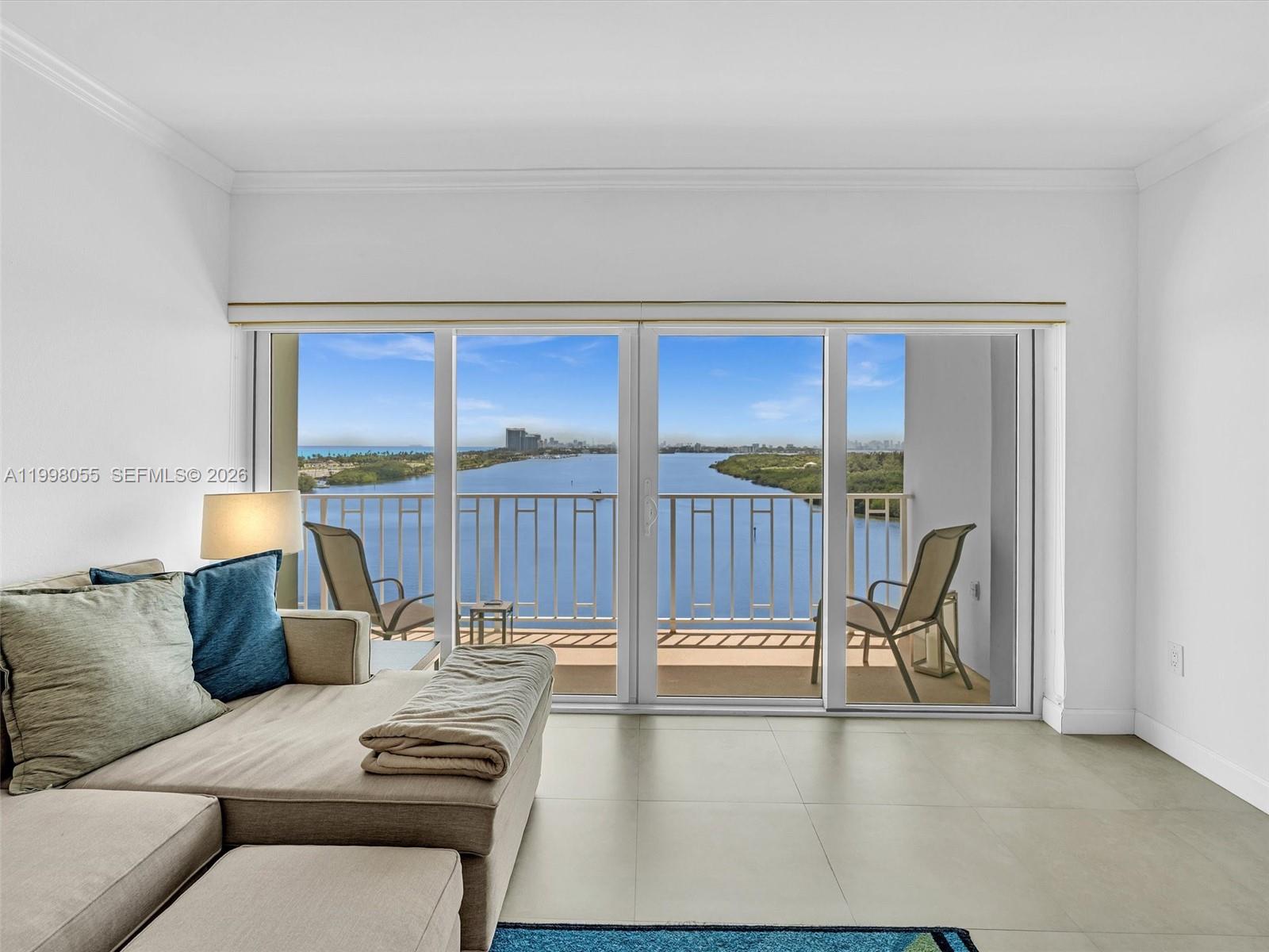 image Arlen House West29