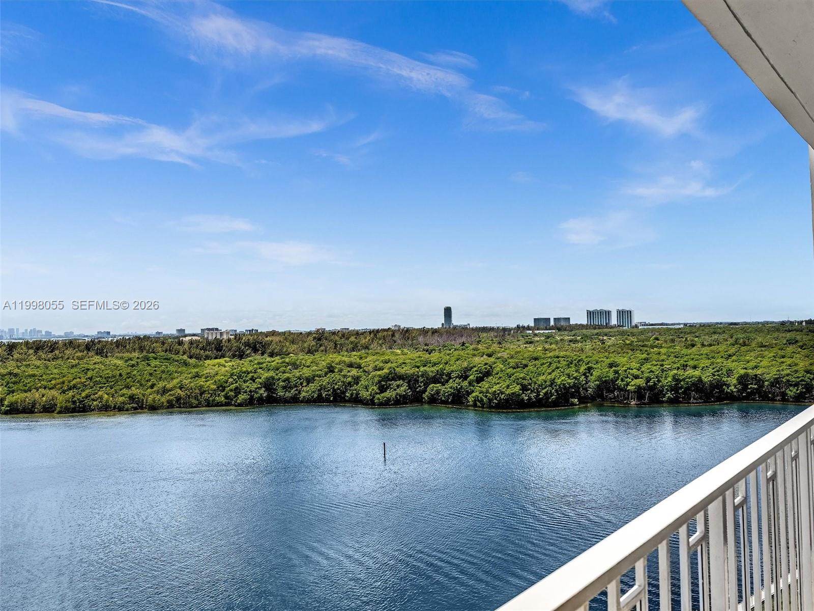 image Arlen House West41