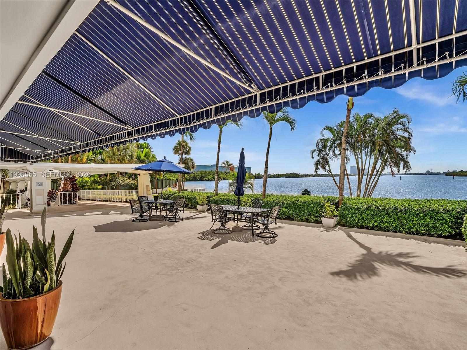 image Arlen House West46