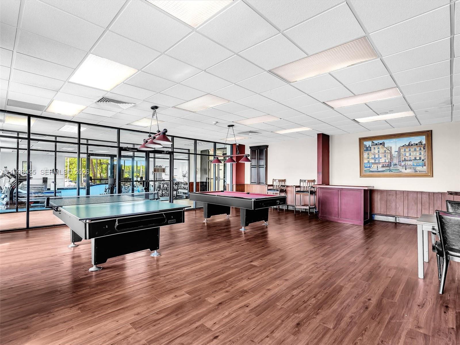 image Arlen House West49