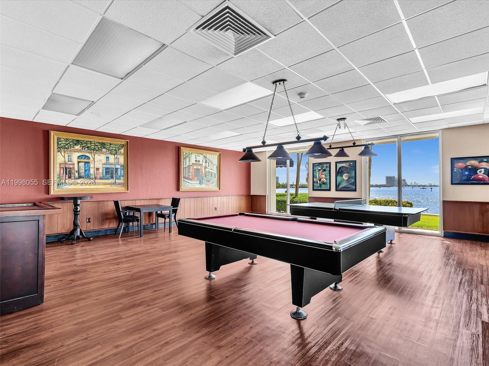 image Arlen House West50