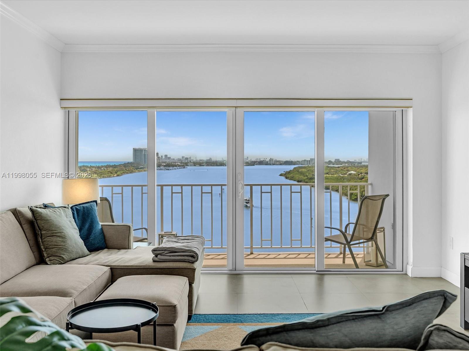 image Arlen House West6