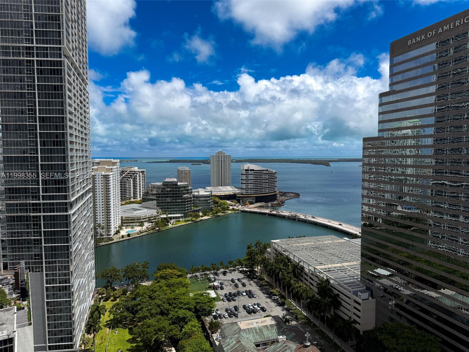 image 500 Brickell East9