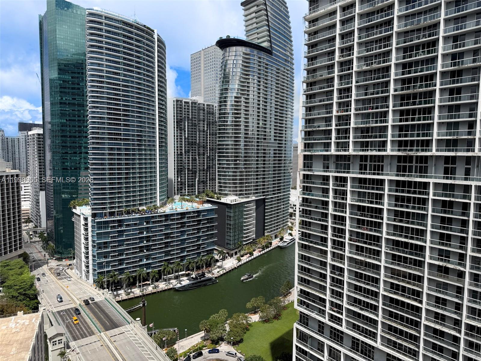 image 500 Brickell East10