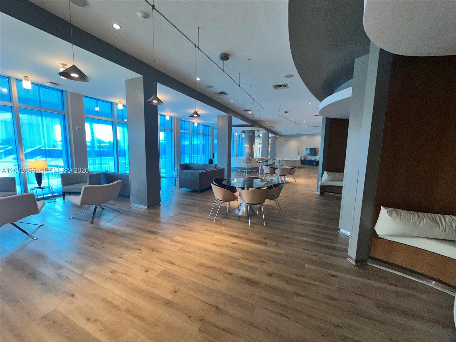 image Harbour House8