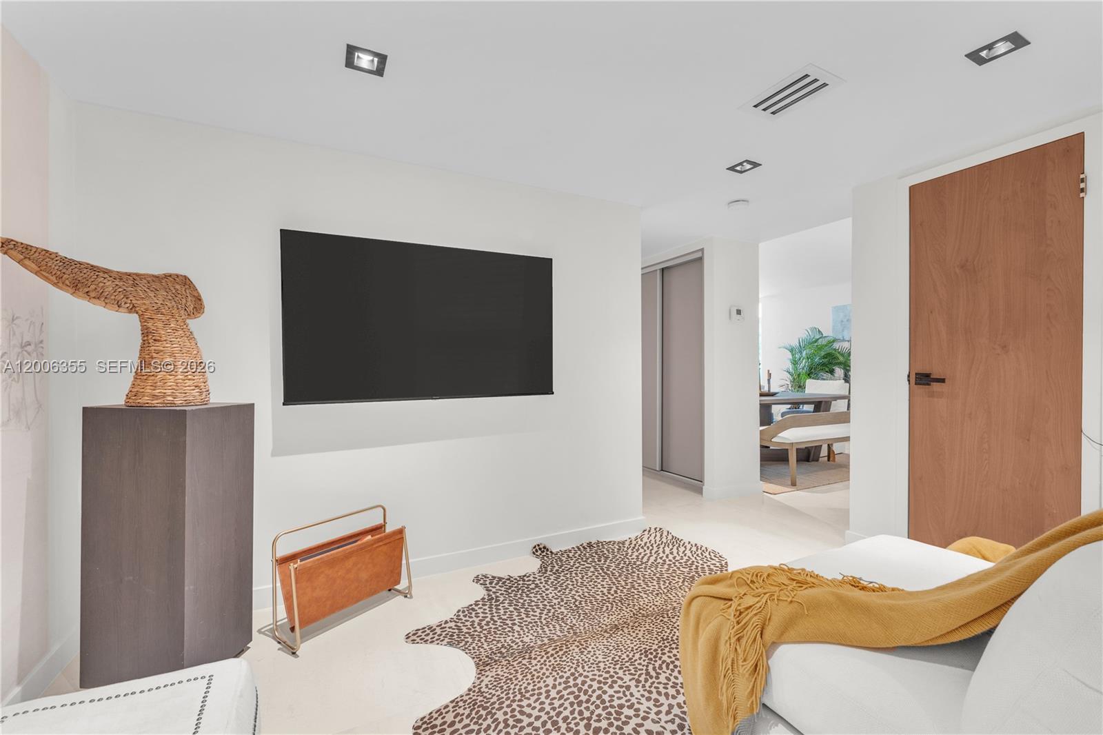 image Arlen House East14