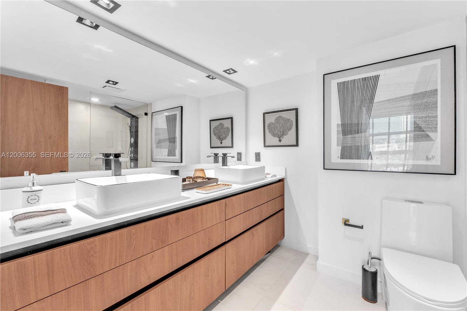 image Arlen House East16