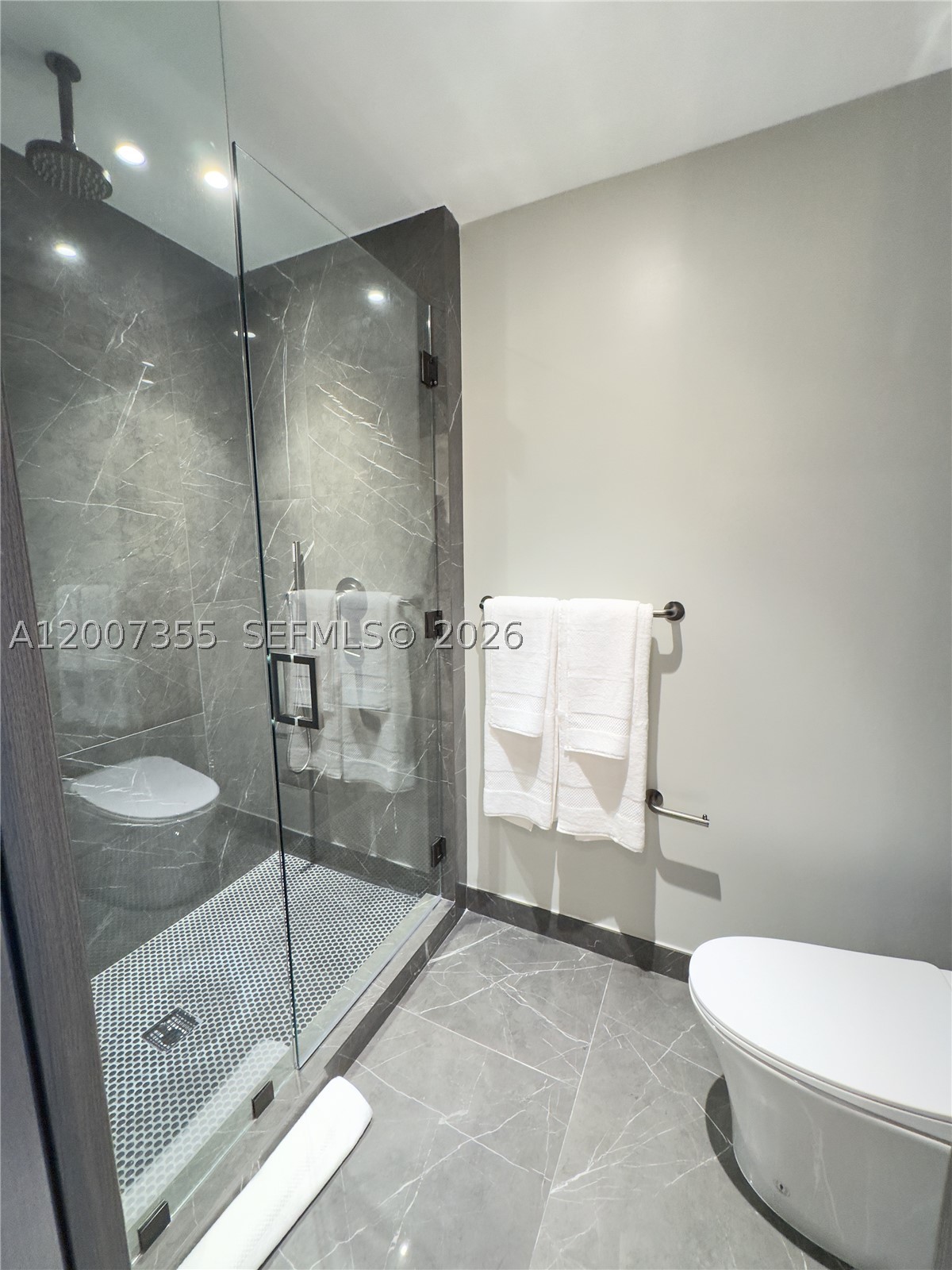 image E11EVEN Hotel & Residences10