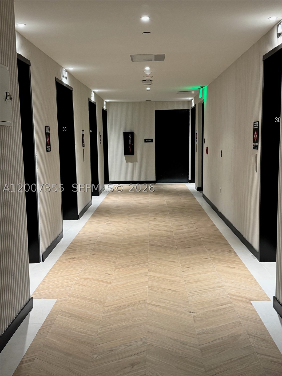 image E11EVEN Hotel & Residences11
