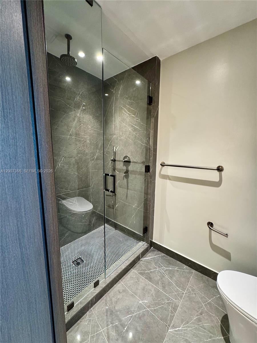 image E11EVEN Hotel & Residences4