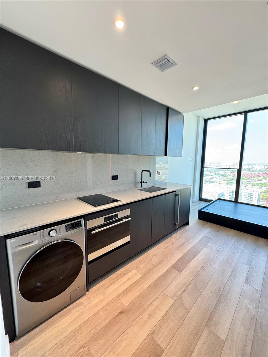 image E11EVEN Hotel & Residences6